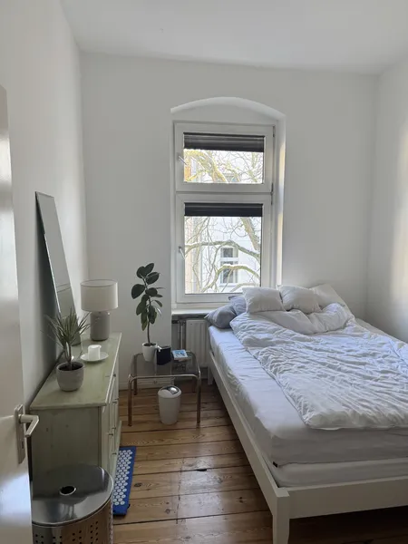 Helle möblierte 2-Zimmer Altbauwohnung im Nollendorfkiez — photo 1